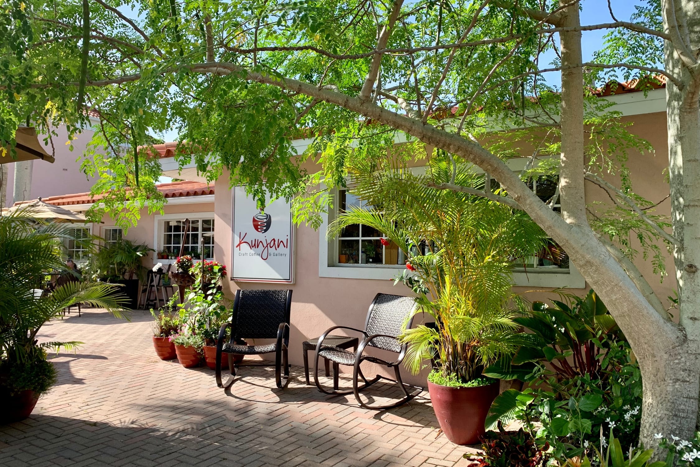 Kunjani coffee shop in Naples, FL storefront